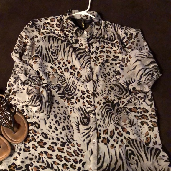 Shirt - Picture 2 of 6